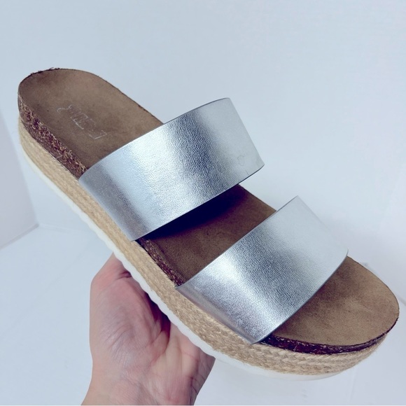 Brash Metallic Silver Double Strap Espadrille Platform Sandal 9 - Picture 1 of 10